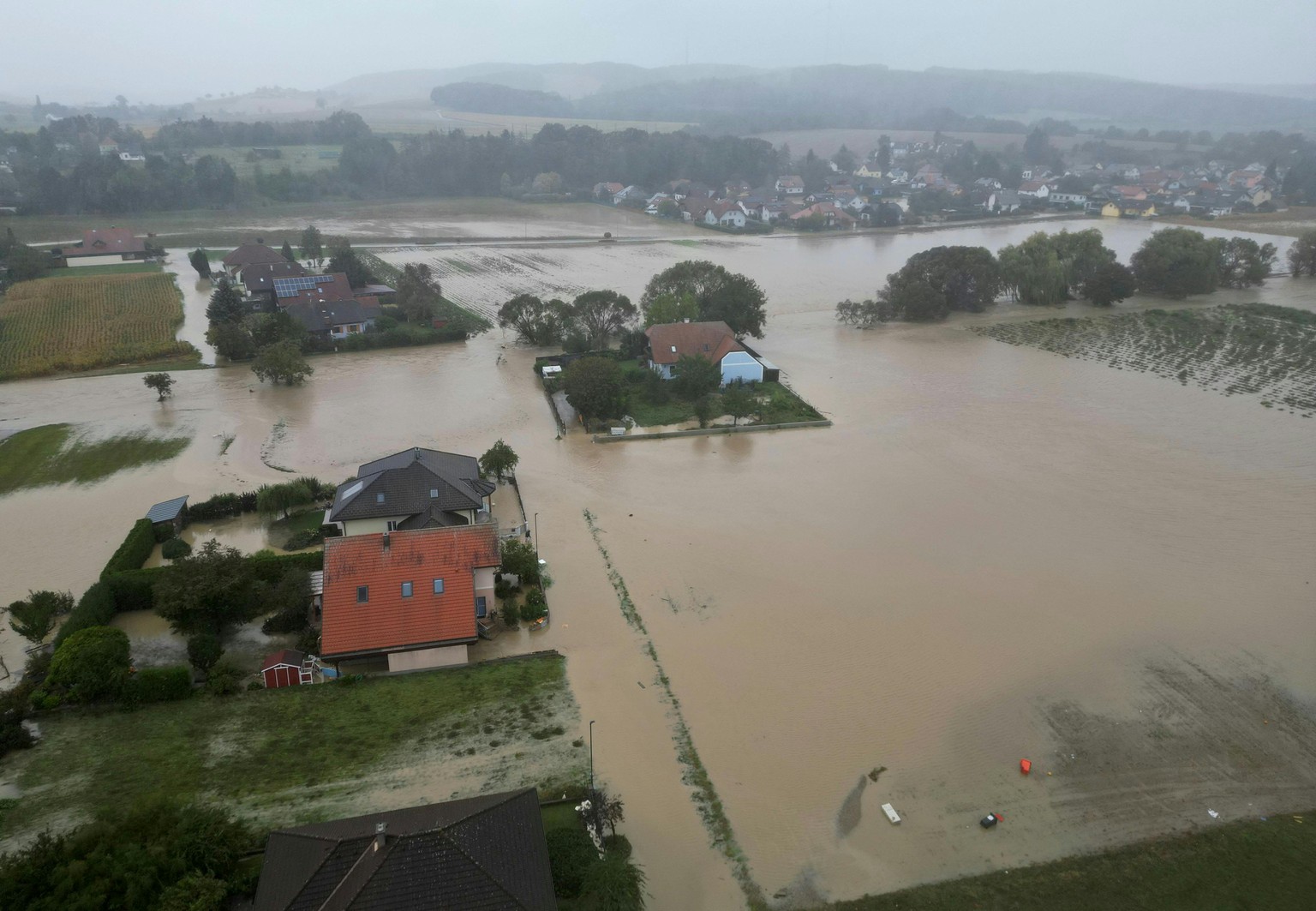 ABD0220_20240915 - BÖHEIMKIRCHEN - ÖSTERREICH: ZU APA0050 VOM 15.9.2024 - Aufgrund der starken Niederschläge ist am Sonntag, 15. September 2024, ganz Niederösterreich zum Katastrophengebiet erklärt wo ...