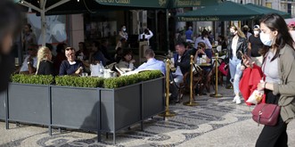 Flambée des cas Covid juste avant l'été: que se passe-t-il au Portugal?