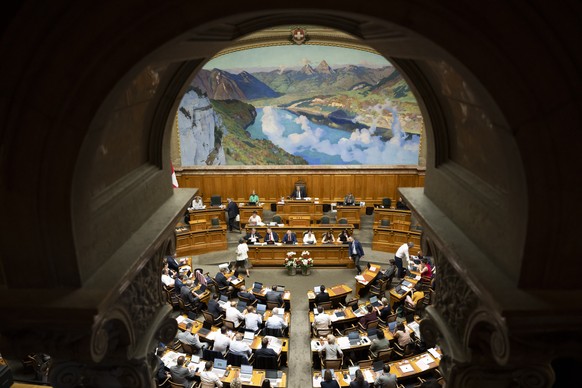 Parlamentarier debattieren am letzten tag der der Sommersession der Eidgenoessischen Raete, am Freitag, 19. Juni 2026 im Nationalrat in Bern. (KEYSTONE/Anthony Anex)