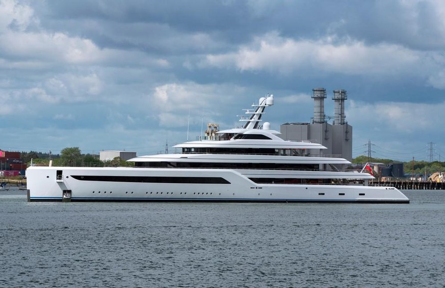 Dilbar, yacht appartenant à l&#039;oligarque russe Alisher Usmanov.