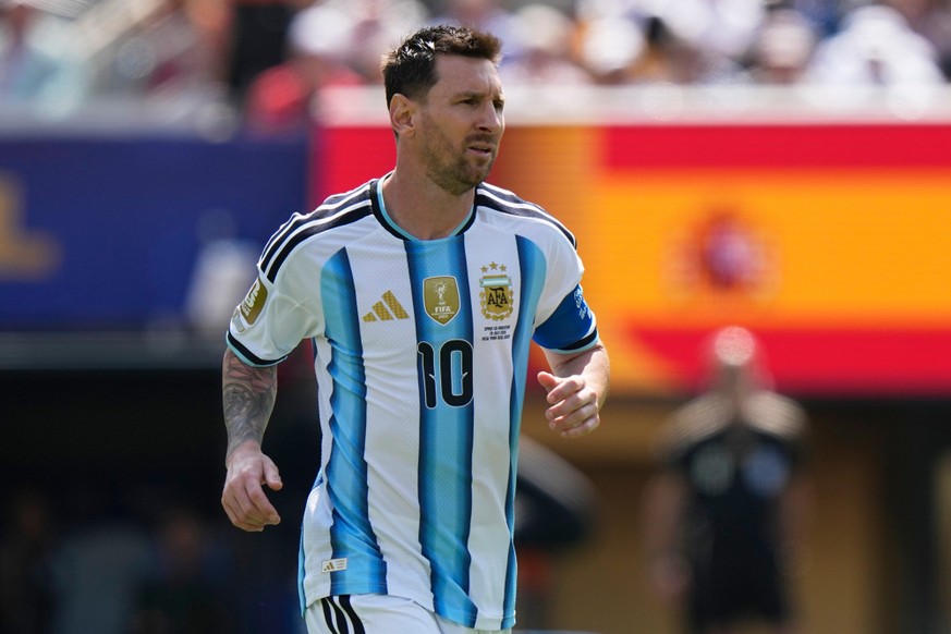 Argentina's Lionel Messi (10) runs up the field during the World Cup final soccer match between Spain and Argentina in East Rutherford, N.J., near New York, Sunday, July 19, 2026. (AP Photo/Frank ...
