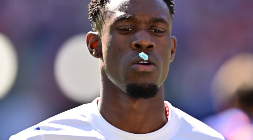 Les footballeurs ont une nouvelle manie dans leur bouche 