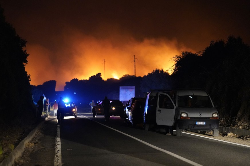 Des centaines de personnes ont été évacuées de leurs maisons en Sardaigne.