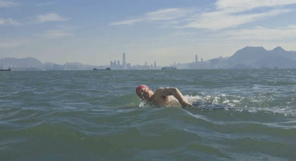 Simon Holliday lors de son exploit.