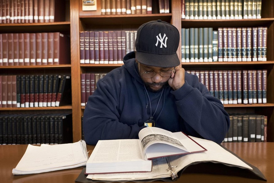 homme lecture New York Public Library bibliothèque livres