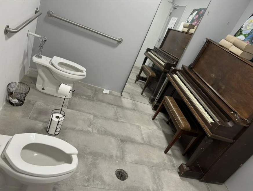 Die lustigsten fails der Woche: WC und Klavier