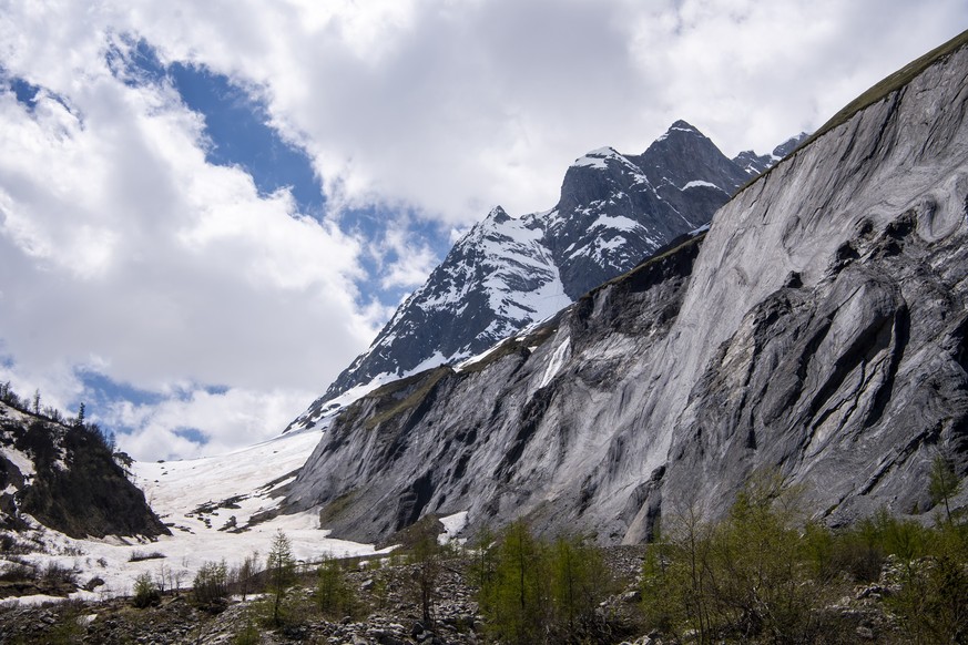 Une vue du glacier du Dolent lors d'une presentation du projet transfrontalier "Clean Mont Blanc" de l'association francaise Aqualti et de l'association suisse Summit Foundati ...