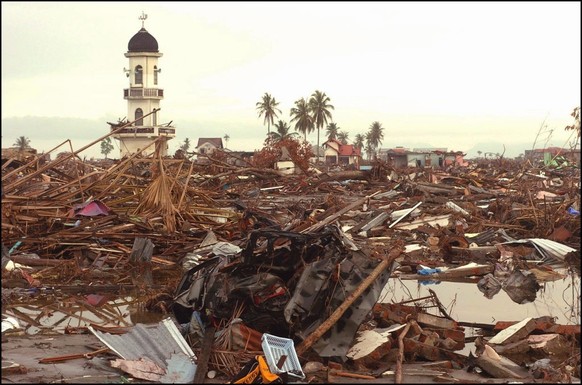 INDONESIA - JANUARY 12: Banda Aceh After The Tsunami On January 12Th, 2005 In Indonesia. (Photo by Jean-Luc LUYSSEN/Gamma-Rapho via Getty Images)
