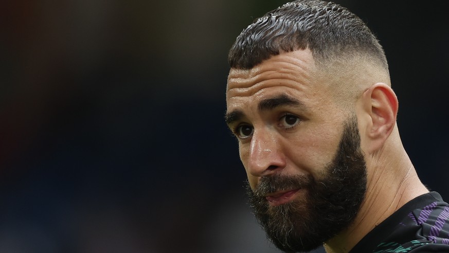 epa10673216 Real Madrid&#039;s striker Karim Benzema warms up for the Spanish LaLiga soccer match between Real Madrid and Athletic Club at Santiago Bernabeu Satadium in Madrid, Spain, 04 June 2023. Re ...