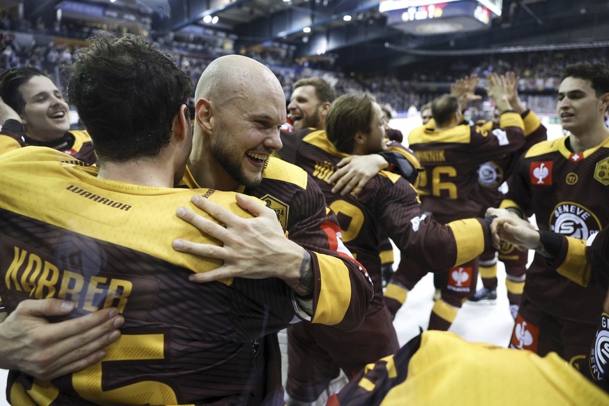 Geneve-Servette&#039;s players celebrate as they won the Champions Hockey League Final game between Switzerland&#039;s Geneve-Servette HC and Sweden&#039;s Skelleftea AIK, at the ice stadium Les Verne ...