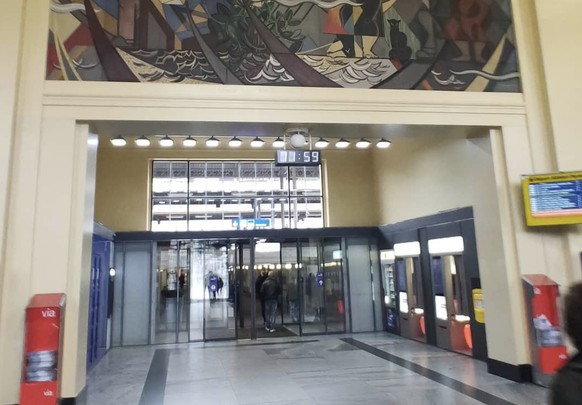 L&#039;horloge à bascule de la gare de la Chaux-de-Fonds a été enlevée.
