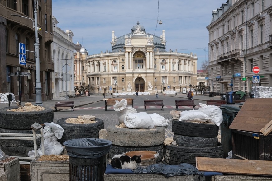 epa09840818 The Odessa National Academic Theatre of Opera and Ballet and one of the city&#039;s symbols behind a heavy barricade, in south Ukrainian city of Odesa, in Ukraine, 21 March 2022. Russian t ...
