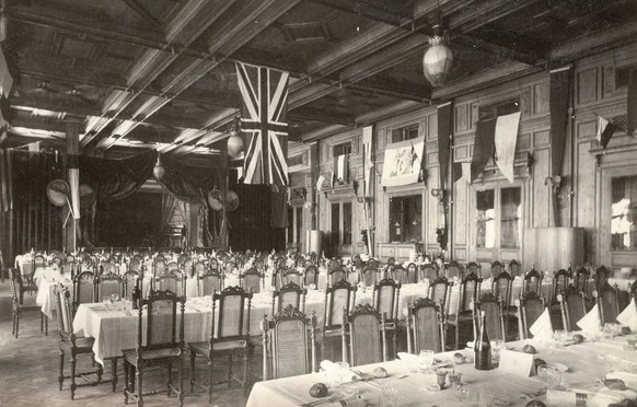 C’est dans celle salle à manger que la première lumière électrique de Suisse s’alluma le 18 juillet 1879.
https://www.graubuenden.ch/fr/excursions-lieux-decouvrir/reverbere