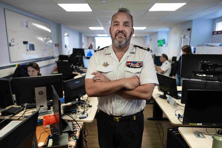 Le commandant français Thomas Scalabre, au centre MICA à Brest, dans l'ouest de la France, le 27 avril 2026.