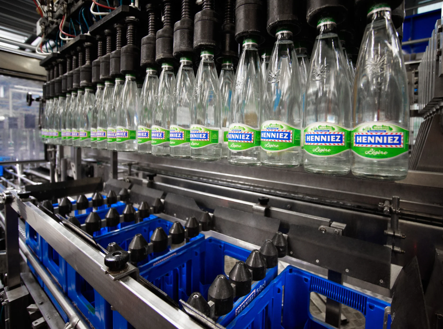 Ausgegliedertes Wassergeschäft: Henniez ist künftig Teil eines neuen Joint-Ventures, an dem Nestlé zu 50 Prozent beteiligt ist.
