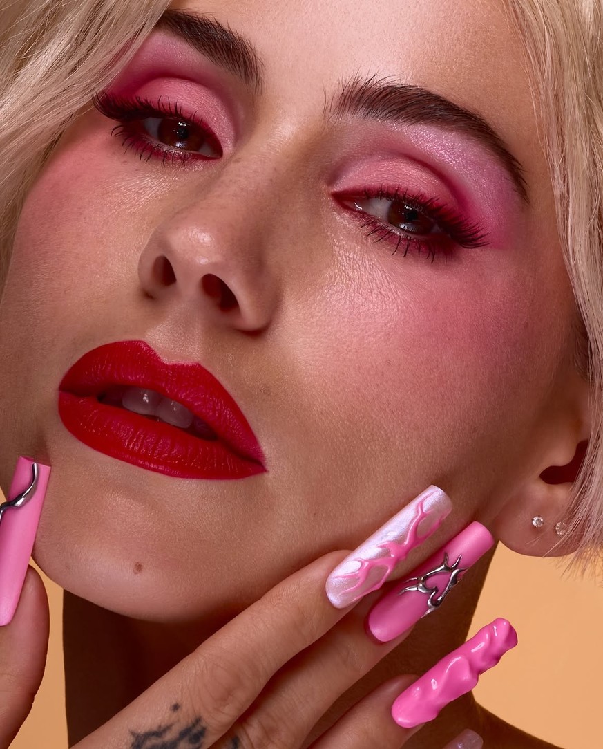 Les Totally Spies! s’invitent dans les rayons de Manor avec une collection signée Martine Cosmetics, la marque belge fondée par la créatrice de contenu Gaëlle Garcia Diaz.