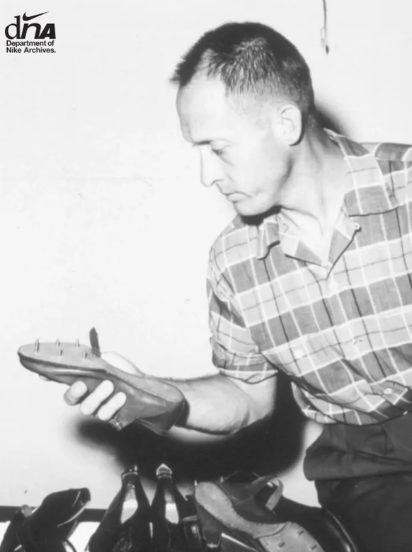 Bill Bowerman, co-fondateur de Nike et la Cortez