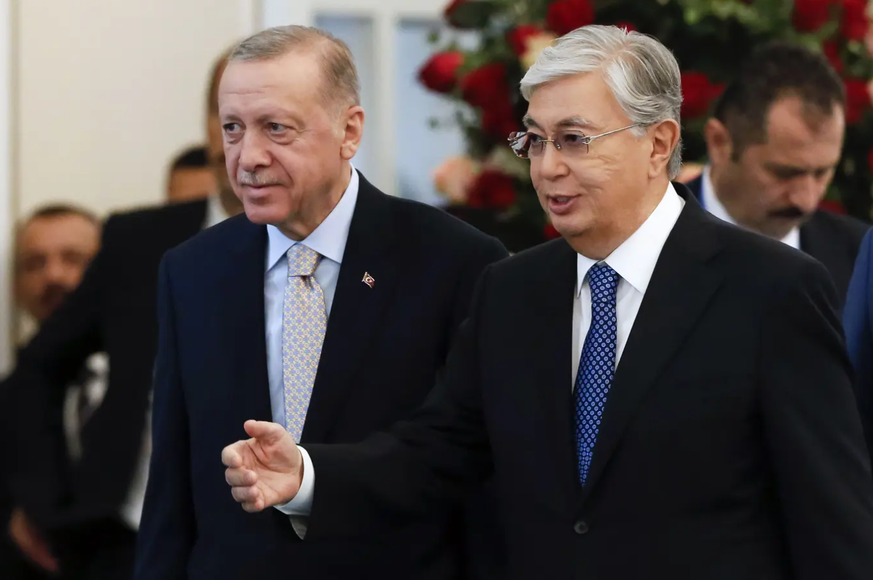Le président kazakh Kassym-Jomart Tokayev recevra Erdogan mercredi à Astana. Erdogan doit également y rencontrer Poutine