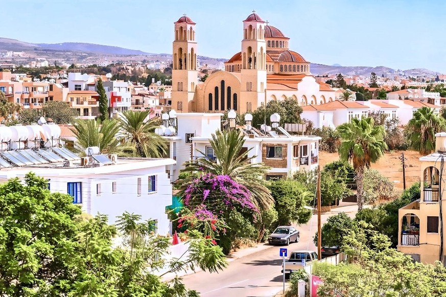 La ville de Paphos et ses sites archéologiques raviront les férus d&#039;histoire.