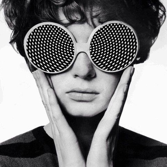 Op Art Pioneer: Bridget Riley is a renowned British painter famous for her influential contributions to the Op Art movement in the 1960s. 
https://blog.displate.com/optical-illusion-art/