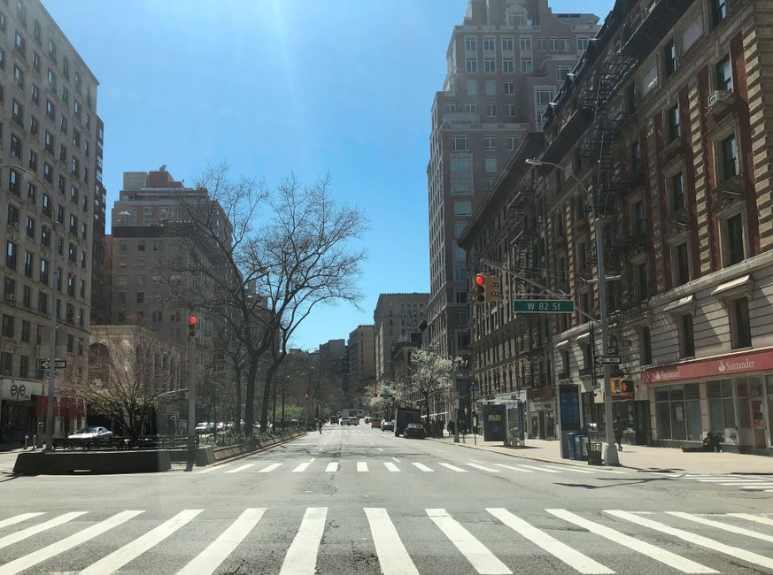 Rush hour and empty highwayon Broadway at West 82nd Street Upper West Side during Coronavirus lockdown in the city, Manhattan, New York, USA. (Photo by: Peter Titmuss/Education Images/Universal Images ...
