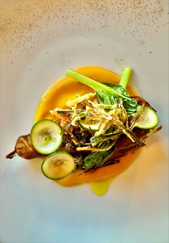 Aubergine, sauce à l&#039;abricot chez Au Chasseur à Fribourg