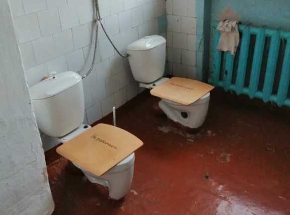 Des toilettes pour les élèves inséparables.