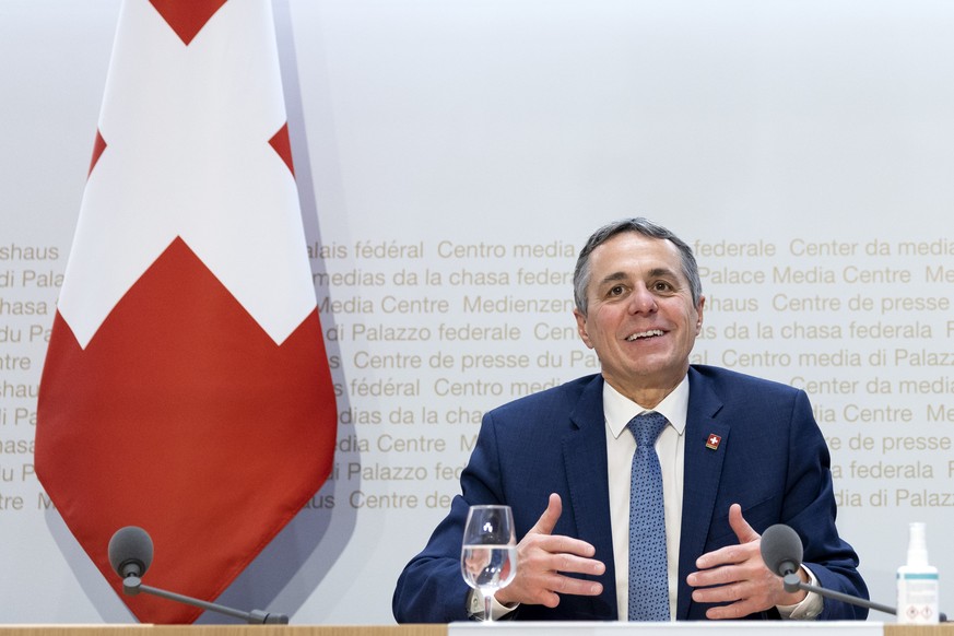 Der neu gewaehlte Bundespraesident Ignazio Cassis spricht waehrend einer Medienkonferenz, am Mittwoch, 8. Dezember 2021, in Bern. (KEYSTONE/Peter Klaunzer)