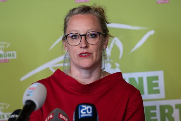 Nationalraetin Aline Trede, BE, von der Bundeshausfraktion der Gruenen Partei Schweiz, aeussert sich an einer Pressekonferenz zur Bundesratskandidatur fuer die Nachfolge von Ueli Maurer, am Dienstag,  ...