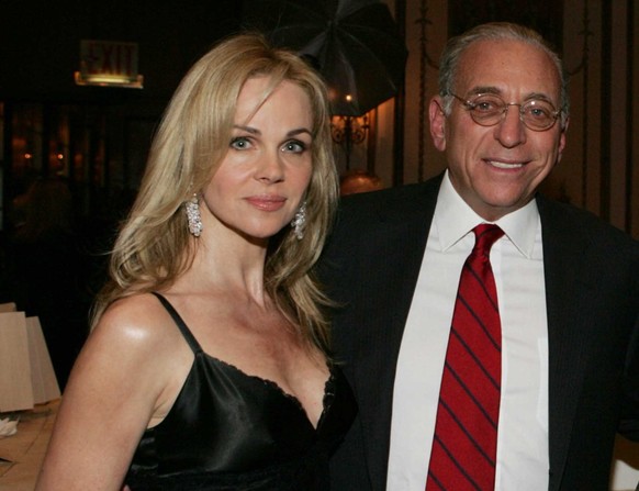 NEW YORK CITY, NY - JANUARY 11: (L-R) Claudia Peltz, Nelson Peltz, Wendi Deng and Rupert Murdoch attend Simon Wiesenthal Center Honors Media Mogul Rupert Murdoch with Nicole Kidman, Fox News Channel&# ...