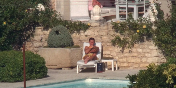 En 1995, en pleine bronzette, sur le domaine de sa marraine.