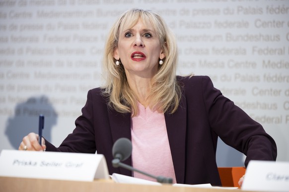 Priska Seiler Graf, Nationalraetin SP-ZH, spricht waehrend einer Medienkonferenz zur Lancierung des Referendums gegen das gelockerte Kriegsmaterialgesetz, am Mittwoch, 7. Januar 2026, in Bern.(KEYSTON ...