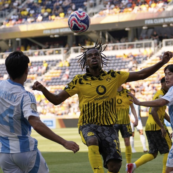 Borussia Dortmund et Carney Chukwuemeka sont premiers de leur groupe