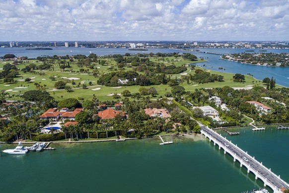 Florida, Miami, Indian Creek Island, country club, golf course on Billionairs Bunker, aerial view. (Photo by: Jeffrey Greenberg/Education Images/Universal Images Group via Getty Images)