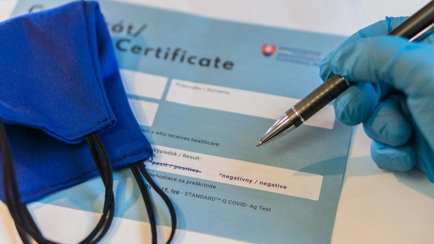 La tendance des faux certificats covid explose sur le net