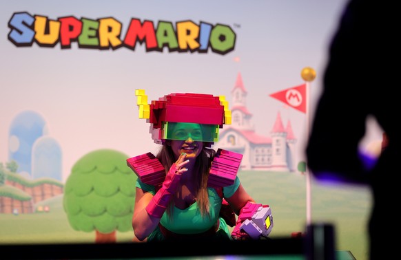 Une fan de Nintendo pendant un festival.
