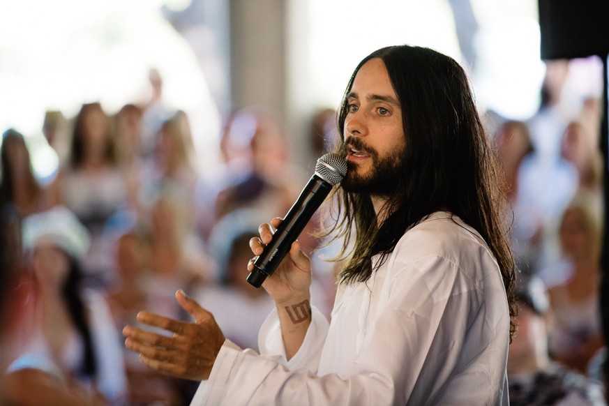 jared leto kult

https://www.facebook.com/photo/?fbid=10156445868932823&amp;amp;set=pcb.10156445869552823