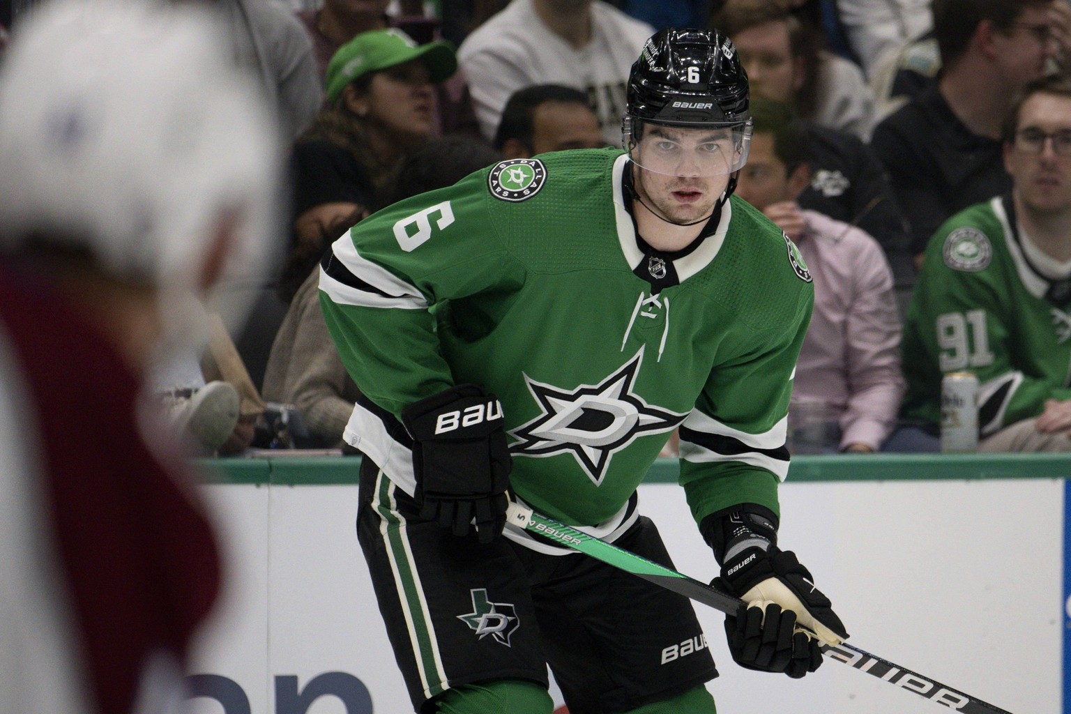 NHL, Eishockey Herren, USA Preseason-Colorado Avalanche at Dallas Stars Oct 3, 2023 Dallas, Texas, USA Dallas Stars defenseman Lian Bichsel 6 waits for the face-off against the Colorado Avalanche in t ...