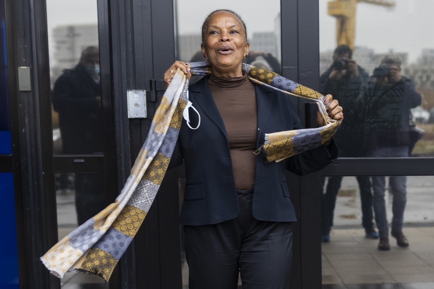 Former left-wing socialist minister Christiane Taubira visits the headquarters of ResoNantes, an association which fight against domestic violence, in Nantes, western France, Monday, Jan. 10 2022. (AP ...