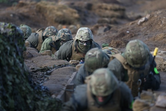Des soldats ukrainiens sont formés au combat au Royaume-Uni.