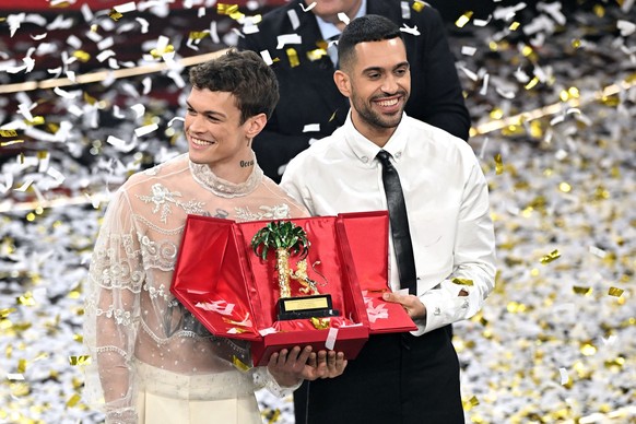Blanco and Mahmood pose with top prize during the 72nd Sanremo Music Festival 2022 at Teatro Ariston on February 05, 2022 in Sanremo, Italy.