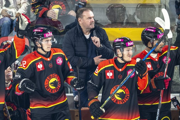 Bern&#039;s head coach Heinz Ehlers, center, looks on during a Champions Hockey League game between Switzerland&#039;s SC Bern and Northern Ireland&#039;s Beflast Giants, at the ice stadium PostFinanc ...