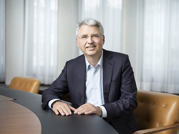 Severin Schwan a préféré cacher sa longue vice-présidence à Credit Suisse.