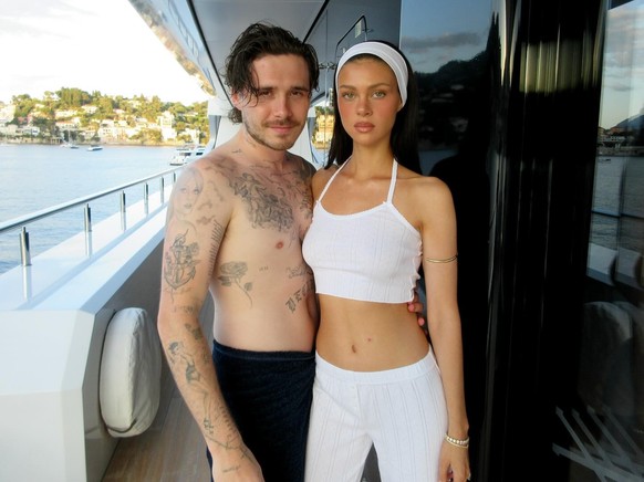Regardez comme ils sont humbles.