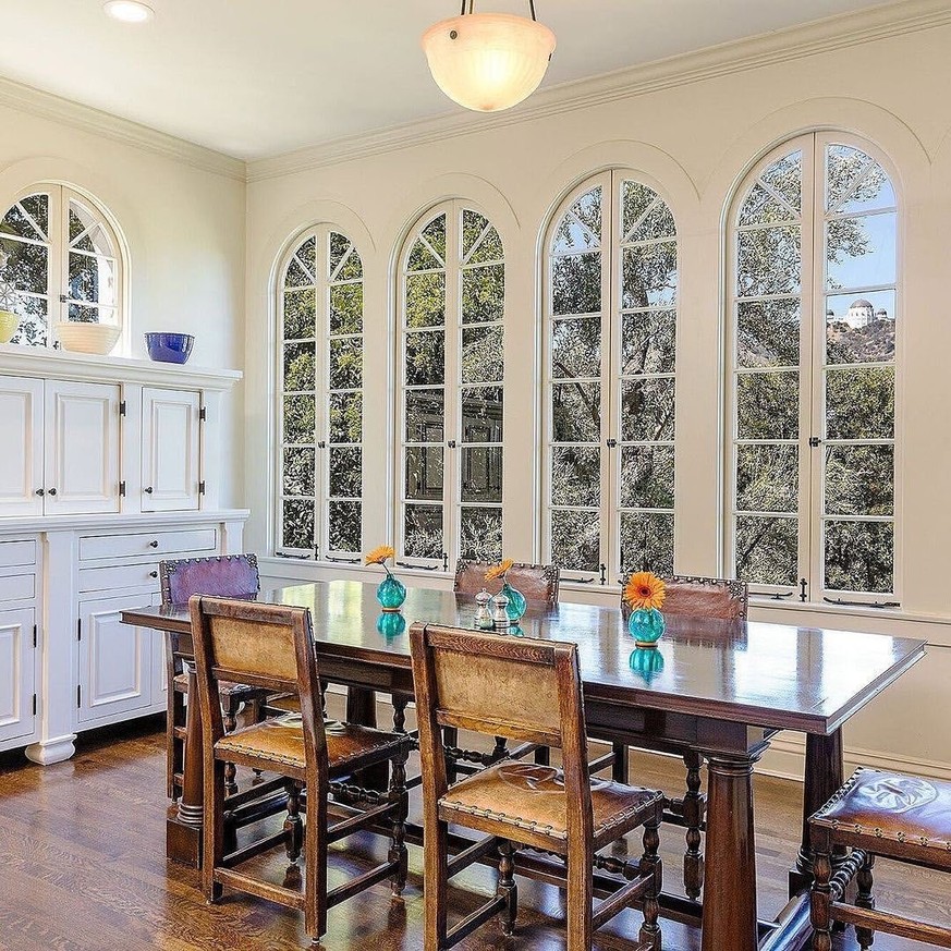 L'intérieur de la maison d'Angelina Jolie, qu'elle vient de vendre pour près de 25 millions dollars, à Los Angeles.