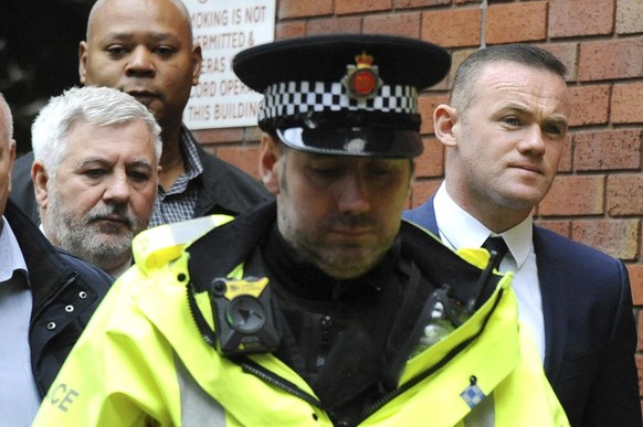 En 2019, Wayne Rooney (droite) avait écopé de 15 mois d'interdiction de conduire en état d'ébriété au Royaume-Uni. Il avait finalement été libéré sans caution.