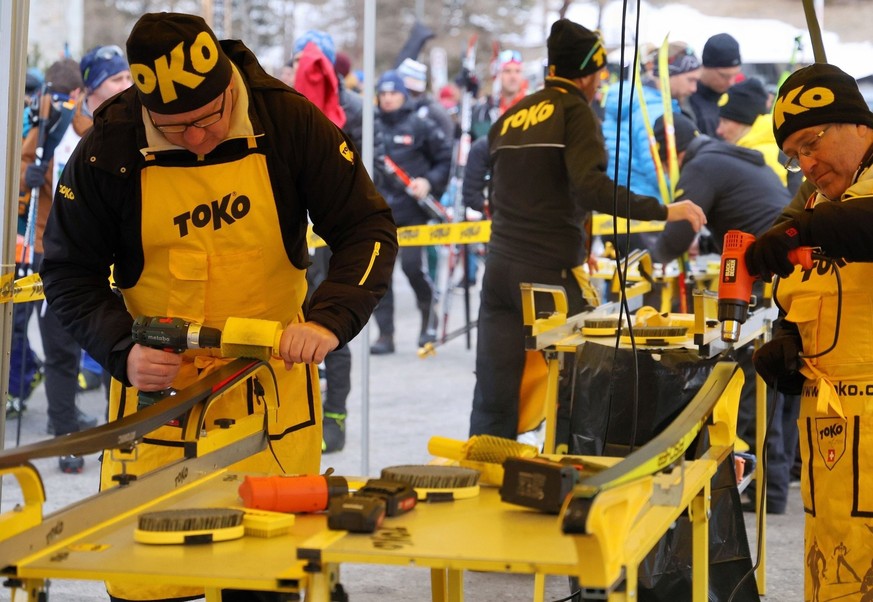 Les participants peuvent faire vérifier leurs skis au Marathon-Village de Pontresina.