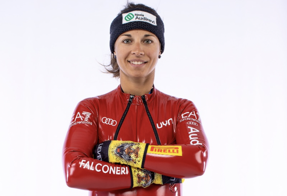 Valentina Greggio est aussi la femme la plus rapide du monde avec 247,083 km/h au compteur. Chez les hommes, c'est le Français Simon Billy qui détient la meilleure marque avec un run à 255,500 km/h.