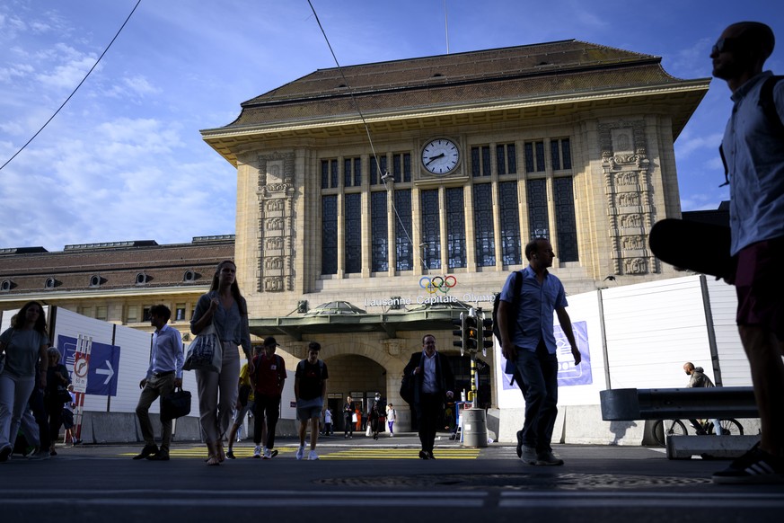 Le chantier de la gare de Lausanne, CFF, Chemins de fer federaux suisses, projet Leman 2030, photographie ce lundi 4 juillet 2022 a la place de la gare a Lausanne. (KEYSTONE/Laurent Gillieron)