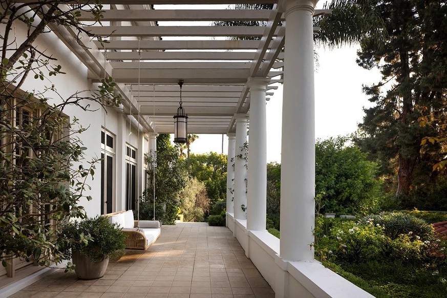 Angelina Jolie vient de vendre son immense propriété de Los Feliz, à Los Angeles, autrefois habitée par le réalisateur Cecil B. DeMille.
